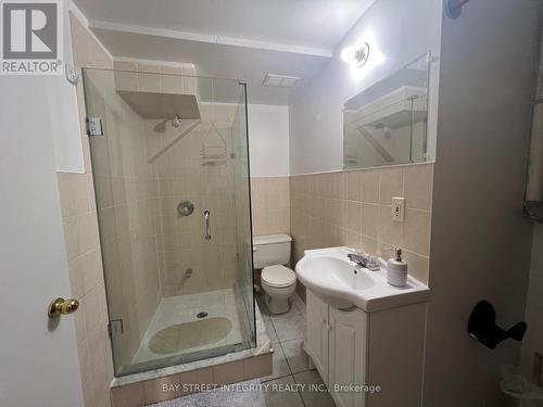 333 Bristol Road W, Mississauga, ON - Indoor Photo Showing Bathroom