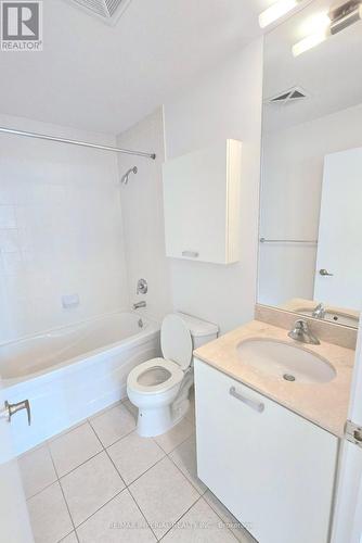 3001 - 38 Grenville Street, Toronto (University), ON - Indoor Photo Showing Bathroom