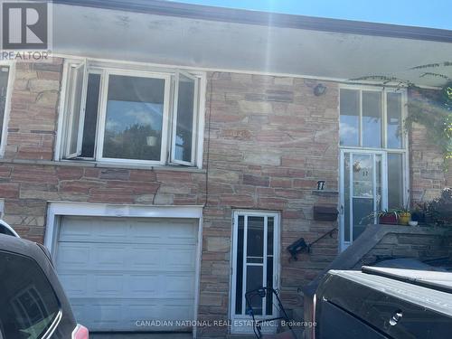 17 Clancy Drive, Toronto (Don Valley Village), ON - Outdoor