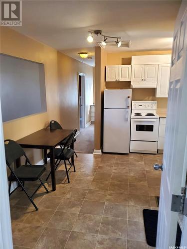 420 Cumberland Avenue S, Saskatoon, SK - Indoor Photo Showing Kitchen