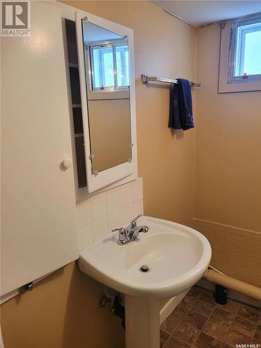 420 Cumberland Avenue S, Saskatoon, SK - Indoor Photo Showing Bathroom