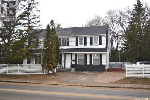 420 Cumberland Avenue S, Saskatoon, SK - Outdoor With Facade