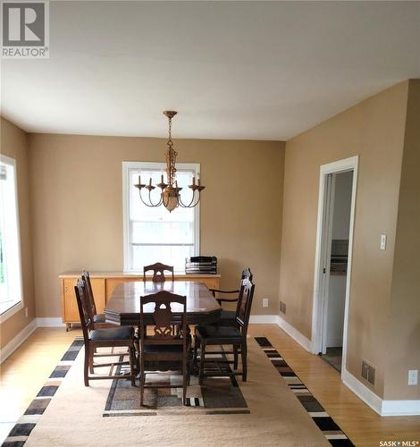 420 Cumberland Avenue S, Saskatoon, SK - Indoor Photo Showing Dining Room