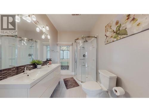 5517 Sumac Street, Oliver, BC - Indoor Photo Showing Bathroom