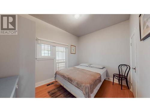 5517 Sumac Street, Oliver, BC - Indoor Photo Showing Bedroom