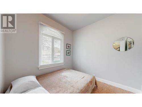 5517 Sumac Street, Oliver, BC - Indoor Photo Showing Bedroom