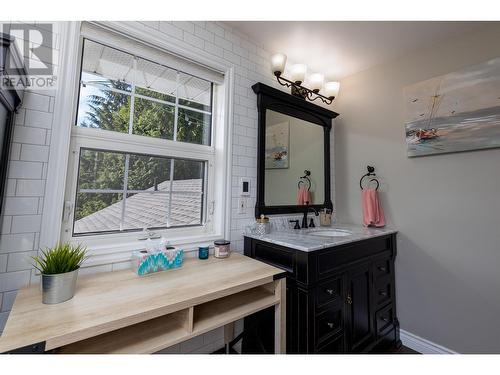 1920 Laurel Street, Terrace, BC - Indoor Photo Showing Bathroom