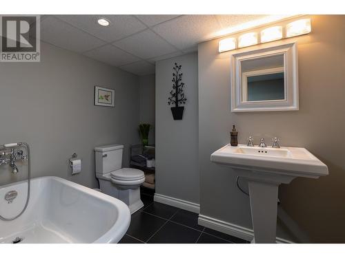 1920 Laurel Street, Terrace, BC - Indoor Photo Showing Bathroom