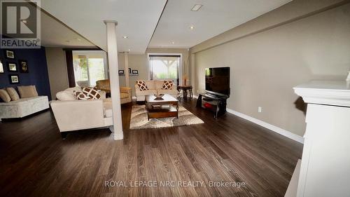 103 Morris Trail, Welland, ON - Indoor Photo Showing Living Room