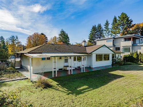 441 Memorial Ave, Qualicum Beach, BC 