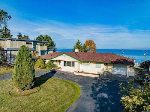 441 Memorial Ave, Qualicum Beach, BC 