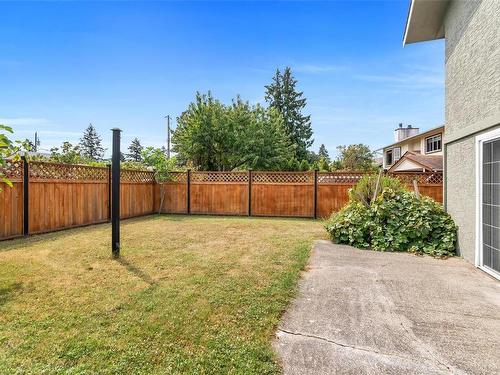 4388 Robinwood Dr, Saanich, BC 