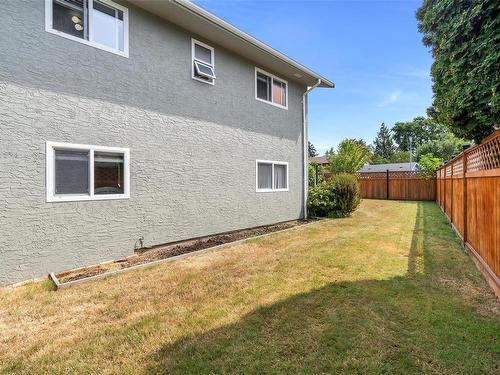 4388 Robinwood Dr, Saanich, BC 