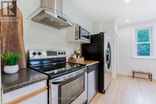 1248 Southdale Road E, London, ON - Indoor Photo Showing Kitchen