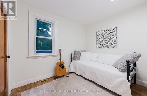 1248 Southdale Road E, London, ON - Indoor Photo Showing Bedroom