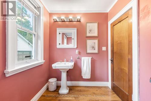 1248 Southdale Road E, London, ON - Indoor Photo Showing Bathroom