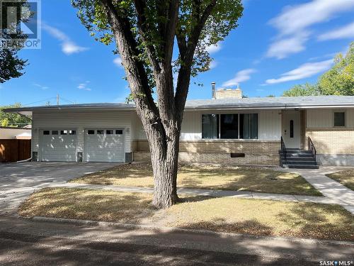 301 Aspen Street, Maple Creek, SK - Outdoor