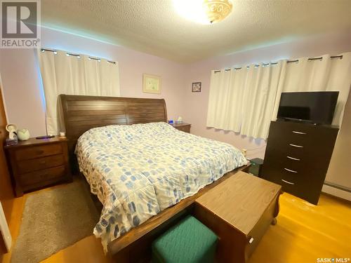 301 Aspen Street, Maple Creek, SK - Indoor Photo Showing Bedroom