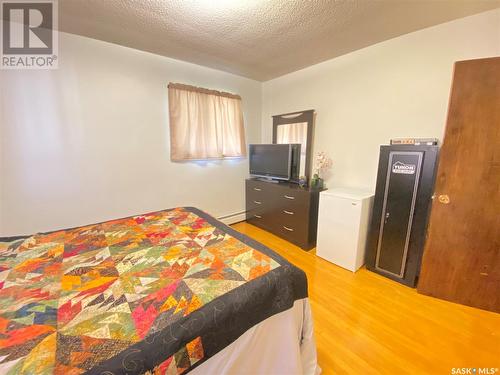 301 Aspen Street, Maple Creek, SK - Indoor Photo Showing Bedroom