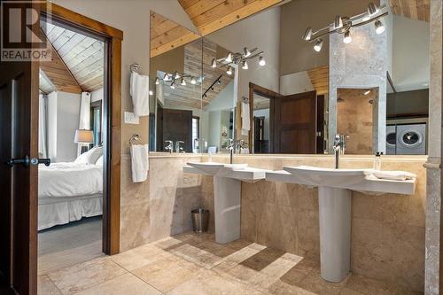 3988 Mcgiverin Road, Fernie, BC - Indoor Photo Showing Bathroom