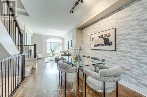 17 - 1812 Burnhamthorpe Road E, Mississauga (Applewood), ON - Indoor Photo Showing Living Room