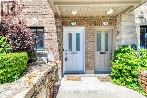 17 - 1812 Burnhamthorpe Road E, Mississauga (Applewood), ON - Outdoor