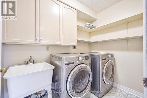 3375 Dovetail Mews, Mississauga, ON - Indoor Photo Showing Laundry Room