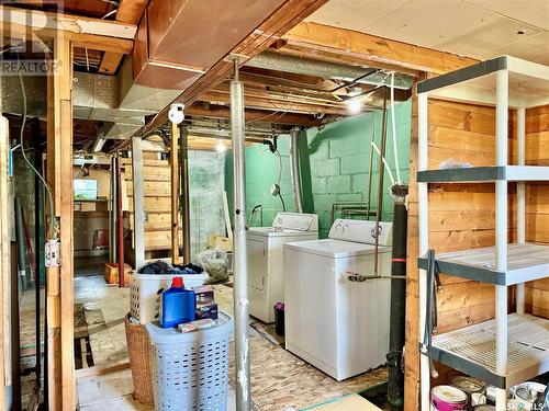 425 Wascana Street, Regina, SK - Indoor Photo Showing Laundry Room