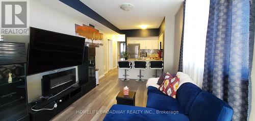 228 - 7 Bellcastle Gate, Whitchurch-Stouffville, ON - Indoor With Fireplace