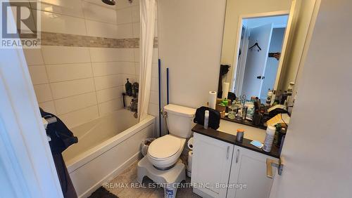 519 - 4055 Parkside Village Drive, Mississauga, ON - Indoor Photo Showing Bathroom