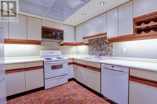 304 - 55 Lombard Street, Toronto (Church-Yonge Corridor), ON - Indoor Photo Showing Kitchen