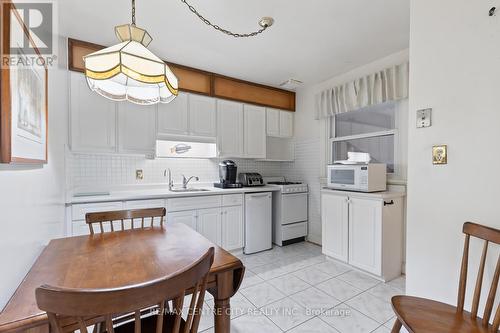 36 Briscoe Street E, London, ON - Indoor Photo Showing Kitchen