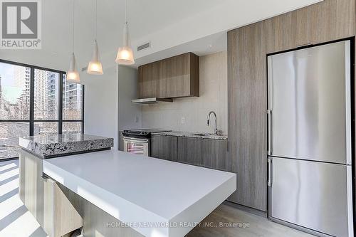 406 - 101 Charles Street E, Toronto (Church-Yonge Corridor), ON - Indoor Photo Showing Kitchen