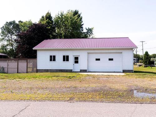 Garage - 102 Rue Voisine, Sainte-Hélène-De-Kamouraska, QC - Outdoor