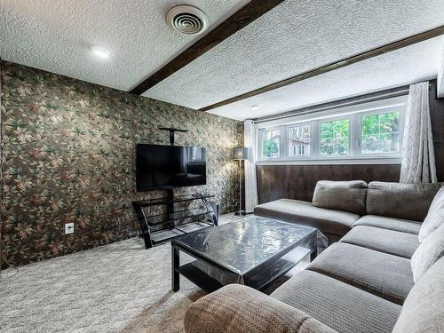 Salle familiale - 4590 Rue Aurèle, Longueuil (Saint-Hubert), QC - Indoor Photo Showing Living Room