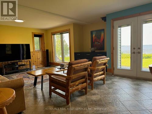 Lt 11 Groundhog Lake, Sudbury Remote Area, ON - Indoor Photo Showing Living Room