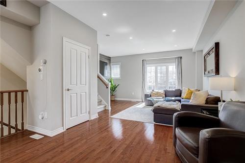 4165 Upper Middle Road|Unit #23, Burlington, ON - Indoor Photo Showing Living Room