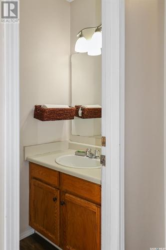 227-229 Wakabayashi Way, Saskatoon, SK - Indoor Photo Showing Bathroom