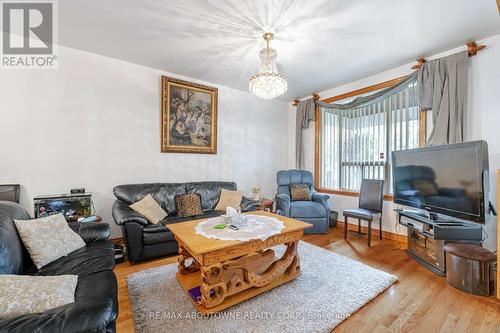 113 Chester Avenue, Toronto (Playter Estates-Danforth), ON - Indoor Photo Showing Living Room