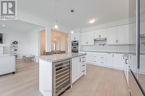 23 Lorne Thomas Place, New Tecumseth, ON - Indoor Photo Showing Kitchen With Upgraded Kitchen