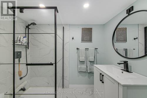 23 Lorne Thomas Place, New Tecumseth, ON - Indoor Photo Showing Bathroom