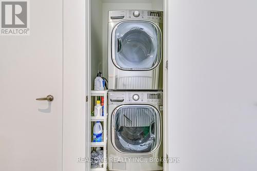 196 Squire Crescent, Oakville, ON - Indoor Photo Showing Laundry Room