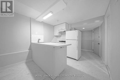 33 Morgan Avenue, Toronto (Stonegate-Queensway), ON - Indoor Photo Showing Kitchen