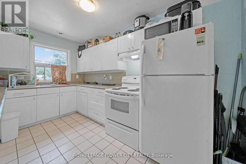 33 Morgan Avenue, Toronto (Stonegate-Queensway), ON - Indoor Photo Showing Kitchen