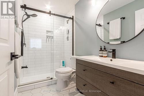 2438 Montagne Avenue, Oakville (West Oak Trails), ON - Indoor Photo Showing Bathroom