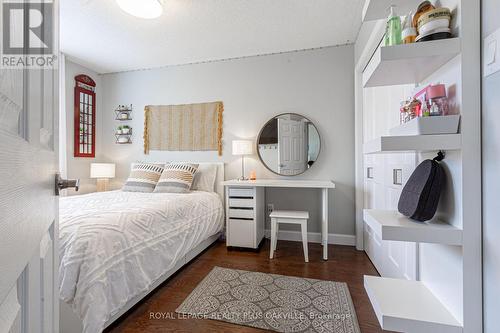 2438 Montagne Avenue, Oakville (West Oak Trails), ON - Indoor Photo Showing Bedroom