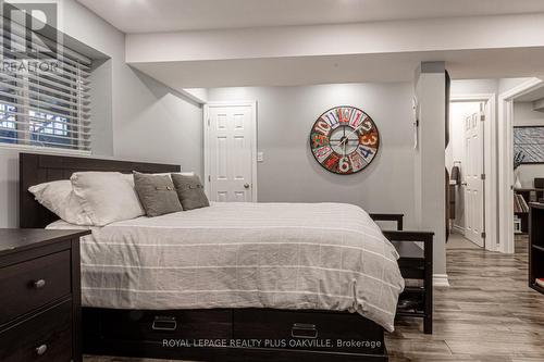 2438 Montagne Avenue, Oakville (West Oak Trails), ON - Indoor Photo Showing Bedroom