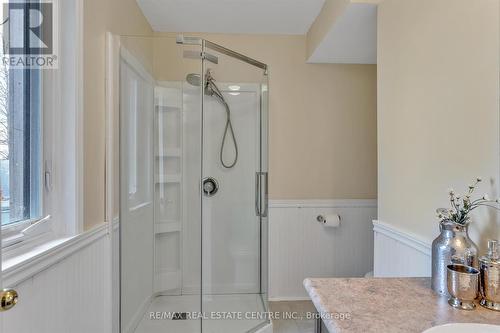 27 Bruce Street, Kawartha Lakes, ON - Indoor Photo Showing Bathroom