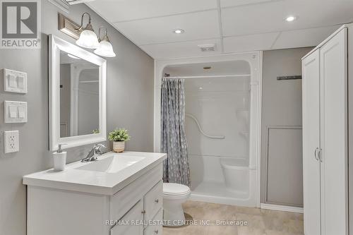 27 Bruce Street, Kawartha Lakes, ON - Indoor Photo Showing Bathroom