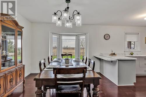 27 Bruce Street, Kawartha Lakes, ON - Indoor Photo Showing Dining Room